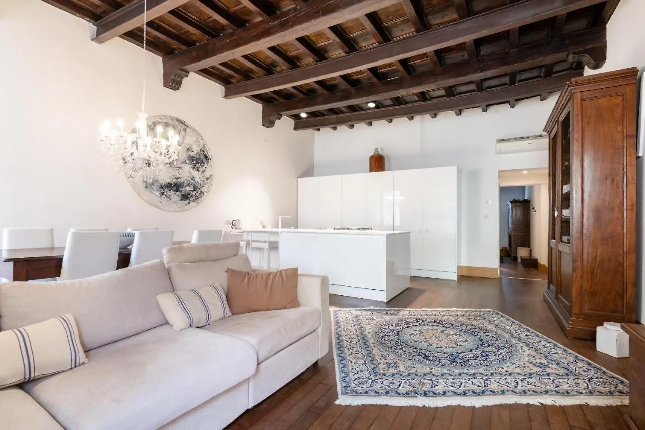 Exclusive Elegant Apartment In Pieno Centro! X4 contacts